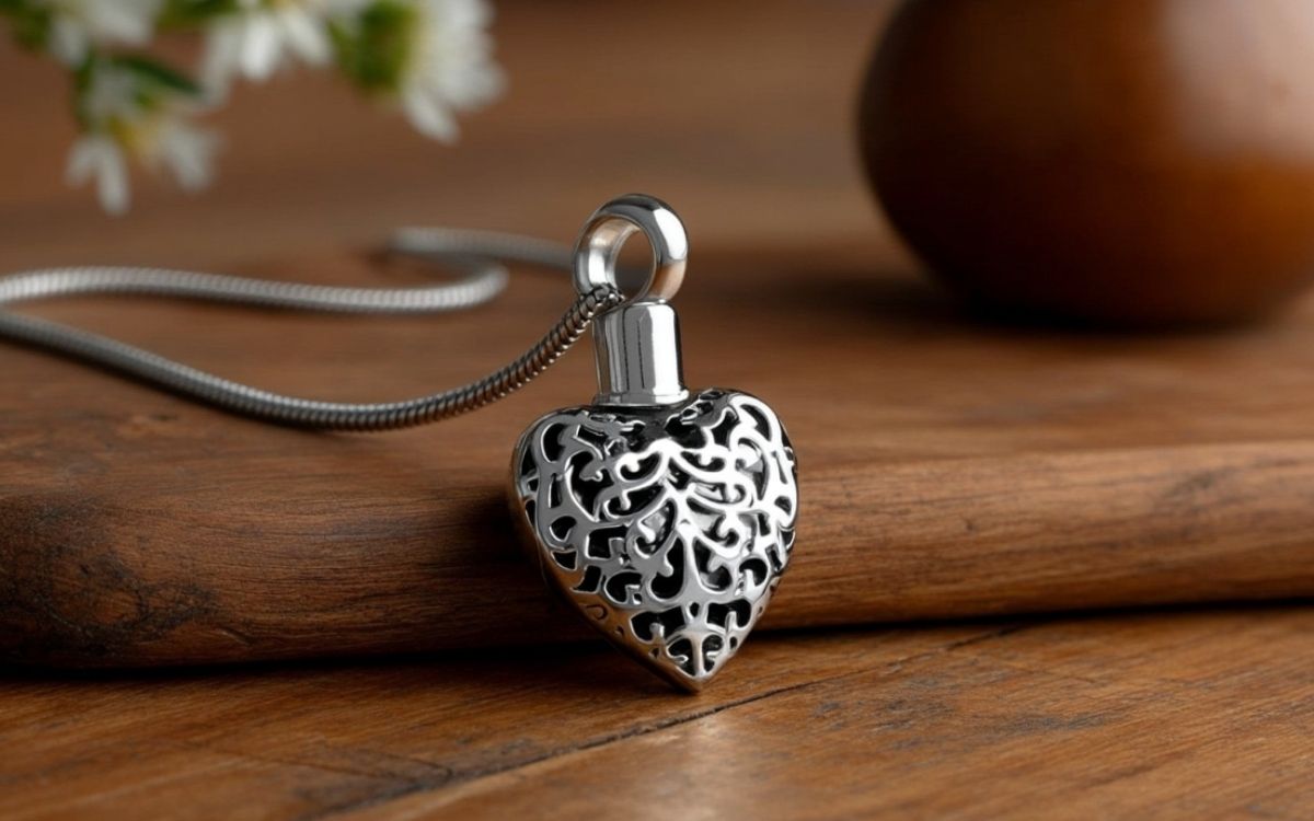 Memorial Jewellery: A Growing Way to Keep Loved Ones Close