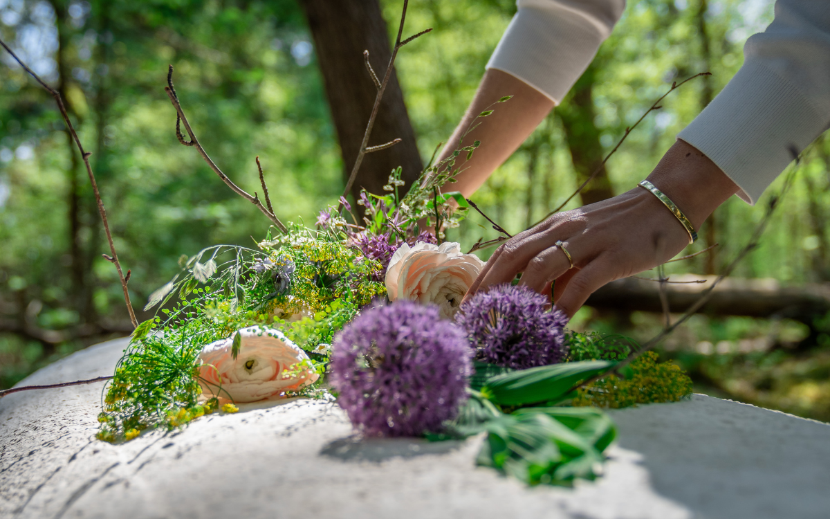 Loop Living Cocoon™: A Biodegradable Mycelium Casket for Green Burial